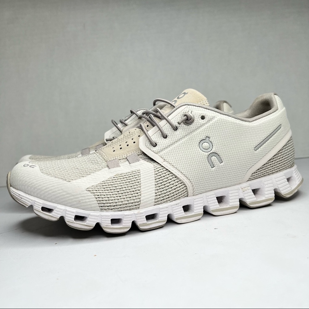 ON CLOUD White Sand Athletic Performance Running Walking Shoes Womens Size 7.5